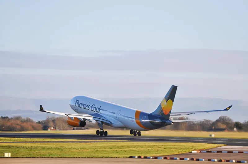 توماس كوك ترفع الرايات البيضاء وتنسحب.. كيف أنهت التطبيقات الإلكترونية على أقدم شركات السياحة؟ 