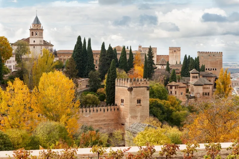 من اليابان إلى المغرب.. أجمل الوجهات للاستمتاع بالأجواء الخريفية