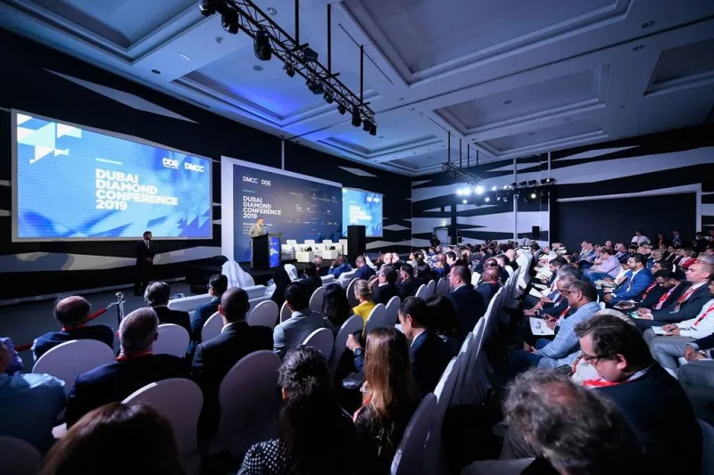 بـ 63 مليون دولار.. أكبر حجر ألماس مصقول في العالم بدبي