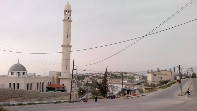 حسن الختام.. لحظة وفاة مؤذن داخل مسجد في الأردن (فيديو)