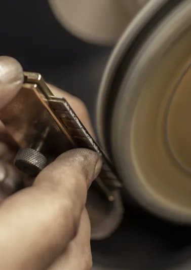 ساعة ألباين إيغل "Alpine Eagle"..إحياء رمز فريد 