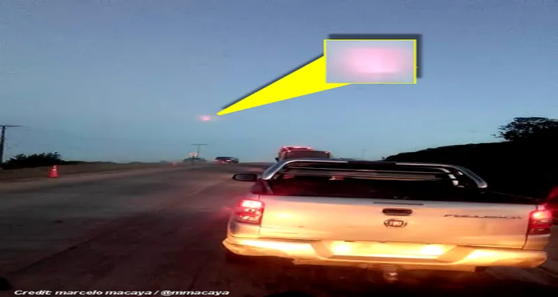 شاهد.. كرة نارية غامضة تظهر في السماء وتثير الذعر (صور)