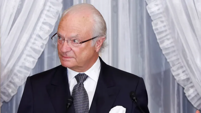 ملك السويد يجرّد أحفاده من ألقابهم الملكية.. ما السبب؟ (صور)