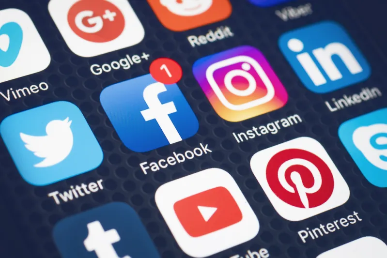 نعم وسائل التواصل الاجتماعي سوف تجعلك تعيسًا! نعم وسائل التواصل الاجتماعي سوف تجعلك تعيسًا!
