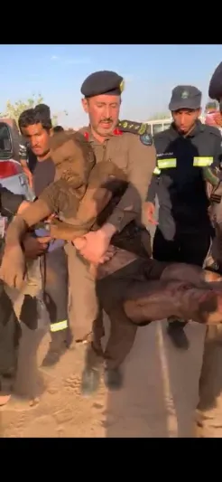 مهمة إنقاذ ناجحة.. الدفاع المدني ينتشل شخصا سقط في بئر بوادي الدواسر (فيديو)