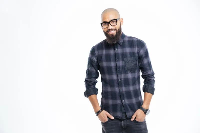 ما هي الصورة الذهنية المرتبطة بالرجال الصلع؟ هكذا تبدو بطلة جذابة