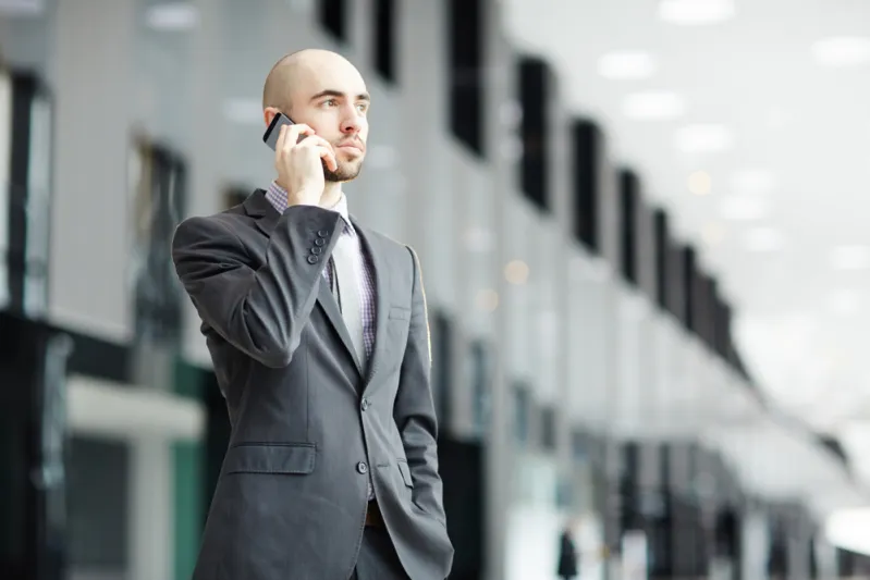 ما هي الصورة الذهنية المرتبطة بالرجال الصلع؟ هكذا تبدو بطلة جذابة