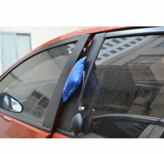 نسيت المفتاح داخل السيارة؟ 4 حيل تنقذك من هذا الموقف الصعب