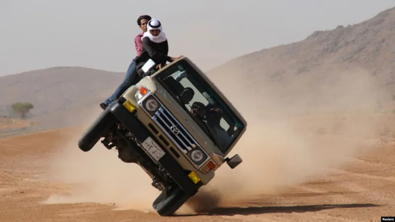 فيديو| السرعة الزائدة والتفحيط.. 5 حوادث مرورية بشعة هزت المجتمع السعودي