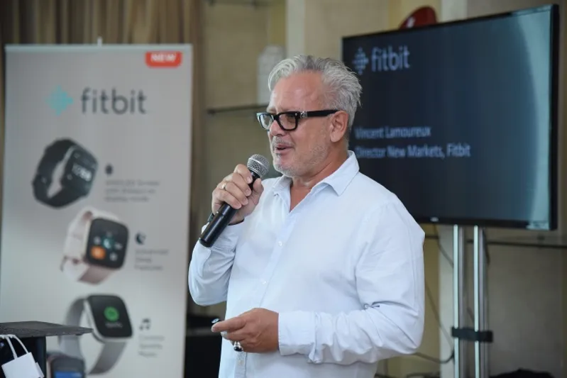 فيت بيت تطلق Versa 2 ساعتها الذكية الفاخرة الداعمة لخاصية التعليمات الصوتية