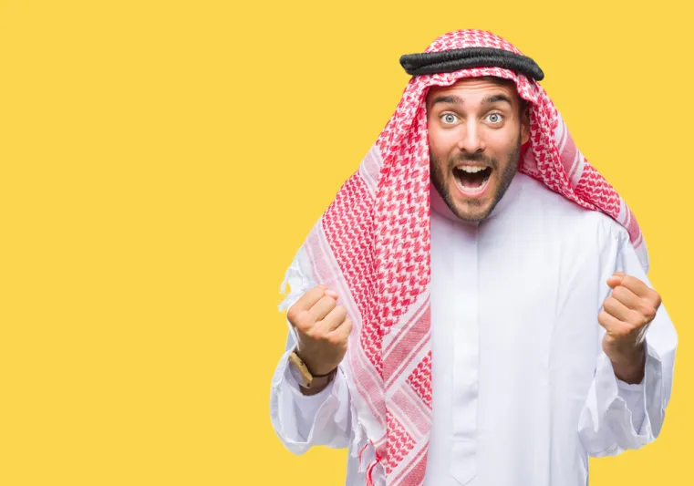 هل يتسبب ارتداء الشماغ في سقوط شعرك؟