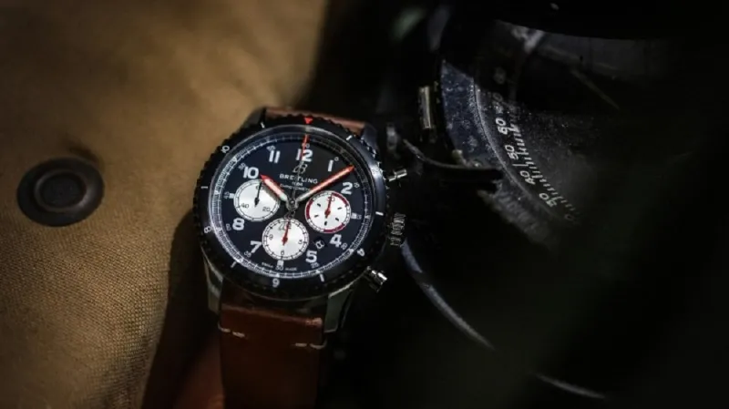 جمعت بين الأناقة والأصالة.. ساعة أفياتر 8 موسكيتو تحيي ذكرى طائرة دي هافيلاند العريقة