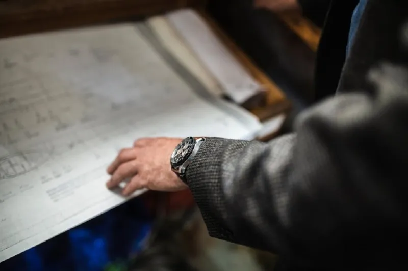 جمعت بين الأناقة والأصالة.. ساعة أفياتر 8 موسكيتو تحيي ذكرى طائرة دي هافيلاند العريقة