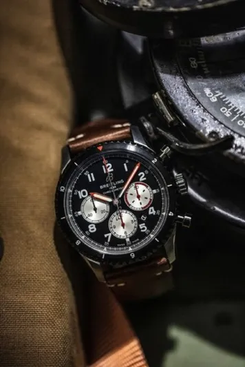 جمعت بين الأناقة والأصالة.. ساعة أفياتر 8 موسكيتو تحيي ذكرى طائرة دي هافيلاند العريقة