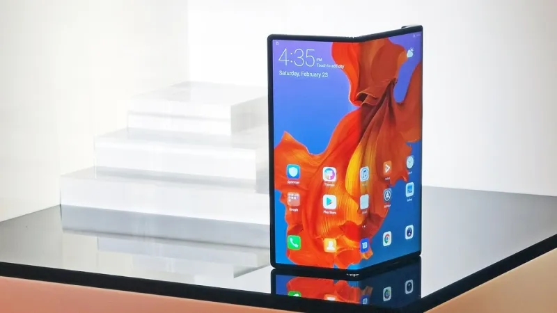 سعر ومواصفات Huawei Mate X.. وأهم مميزات وعيوب الهاتف القابل للطي 
