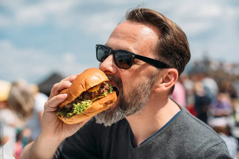 كيفية التخلص من الدهون المتراكمة بالجسم.. إليك طريقة سهلة للغاية