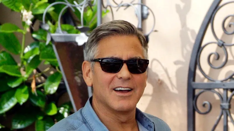 لإطلالة أنيقة.. كيف تشتري النظارة الشمسية الرجالية المناسبة لشكل وجهك؟