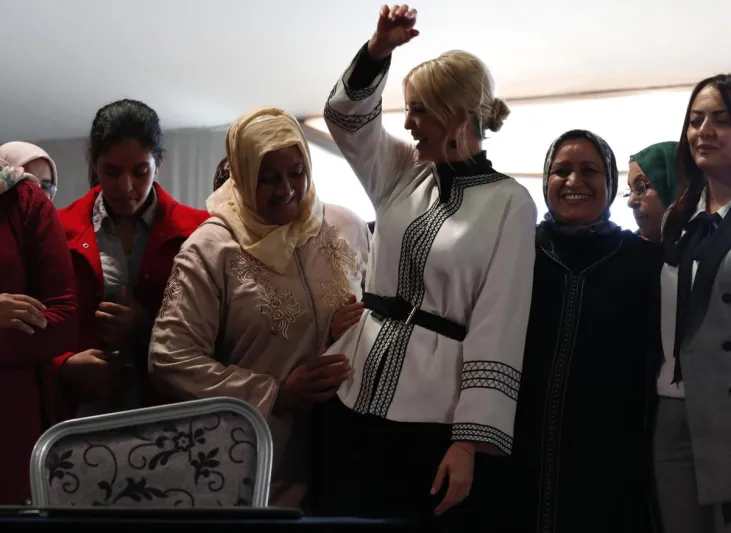«إيفانكا ترامب» ترقص على إيقاعات شعبية مغربية «فيديو»