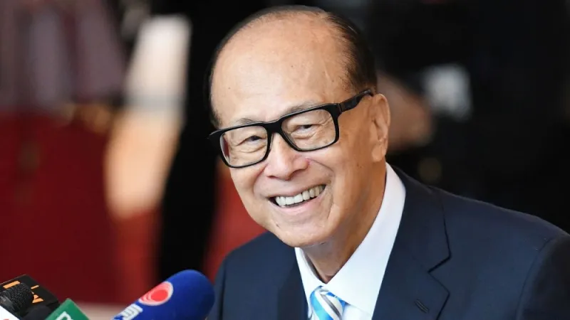 رحلة أغنى رجال الأعمال في هونغ كونغ .. لي كا شينغ "سوبر مان آسيا" من القاع إلى القمة