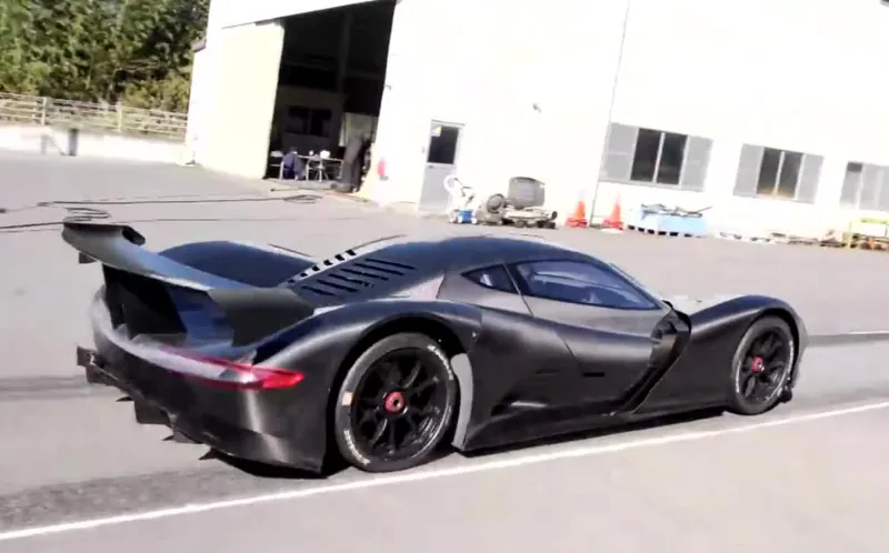 3.2 مليون دولار ثمن السيارة الأسرع في التاريخ (فيديو)