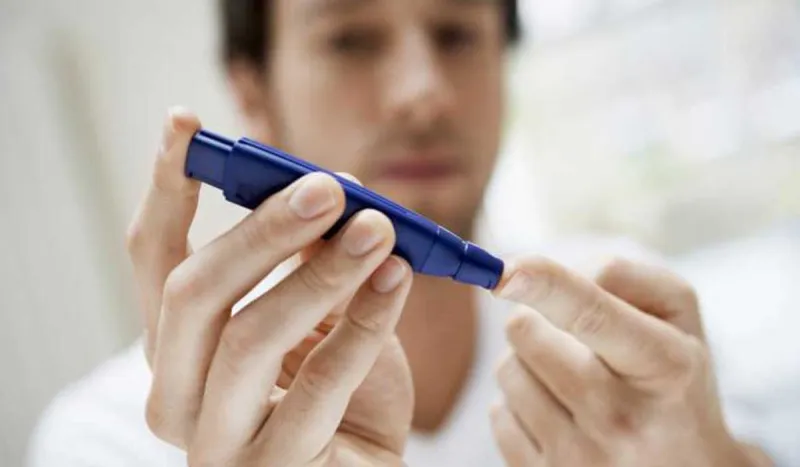 انتبه لصحتك.. أعراض انخفاض السكر وطرق علاجه