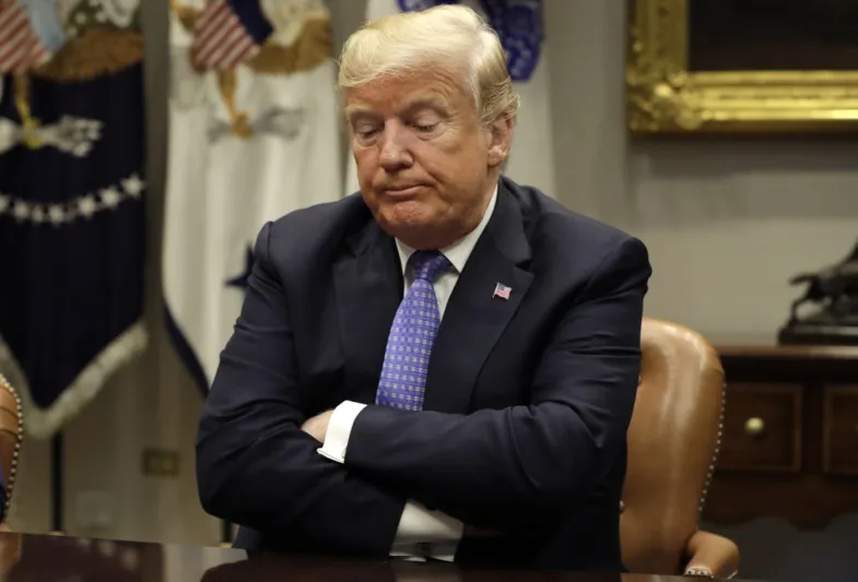 هل يعاني «دونالد ترامب» من أزمة صحية مفاجئة؟