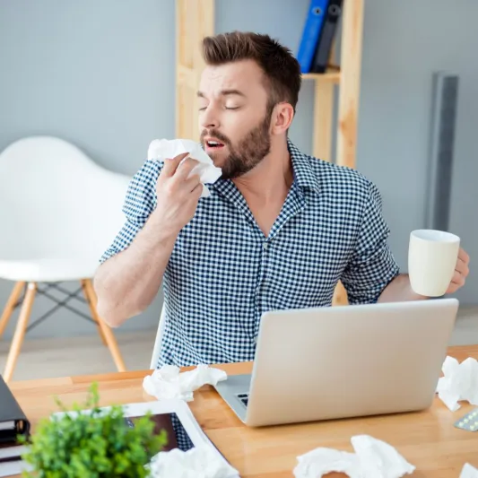 دراسة تكشف أبرز ادعاءات الموظفين للتغيب عن العمل 