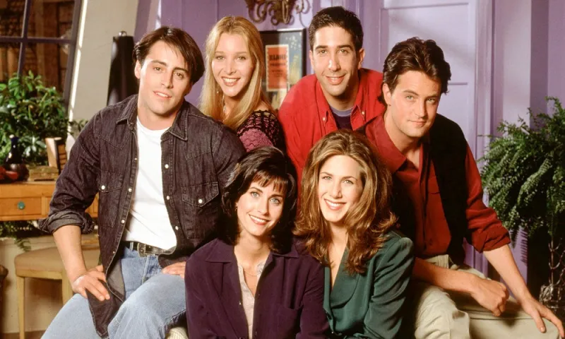 أبطال «Friends» يلمحون لعودة محتملة.. هل النقود السبب؟