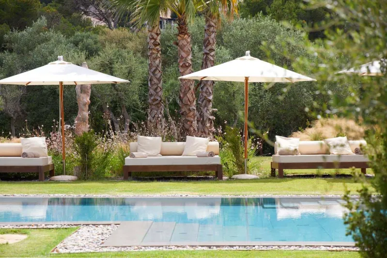 هل ترغب في دليل لأفخم الفنادق والمنتجعات حول العالم؟ .. إليك ما تبحث عنه