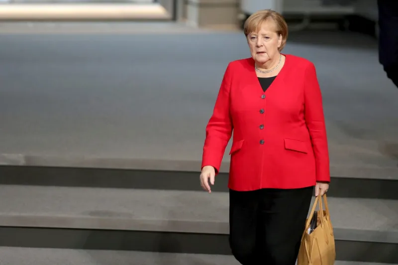  بعد نوبات الارتجاف المتكررة.. ميركل تكاد تسقط أرضًا بعد اختلال توازنها «فيديو»