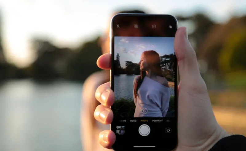 تعاني من صور هاتفك المحمول المهزوزة؟ .. إليك الحل السهل