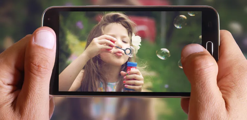 تعاني من صور هاتفك المحمول المهزوزة؟ .. إليك الحل السهل