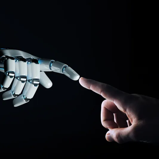 ثورة في عالم التكنولوجيا.. جلد صناعي يمنح للروبوتات الشعور باللمس (فيديو)