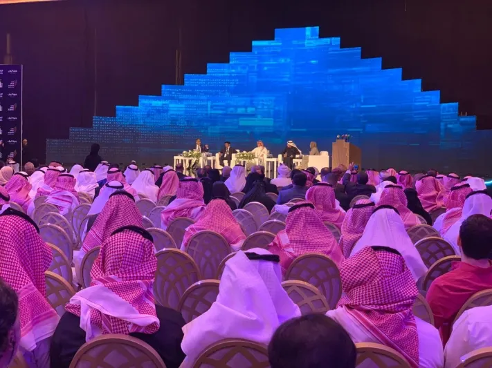 الحارثي يخط رسالة ترحيب بالضيوف.. ماذا قال الإعلاميون العرب عن منتدى الإعلام السعودي؟ (فيديو)