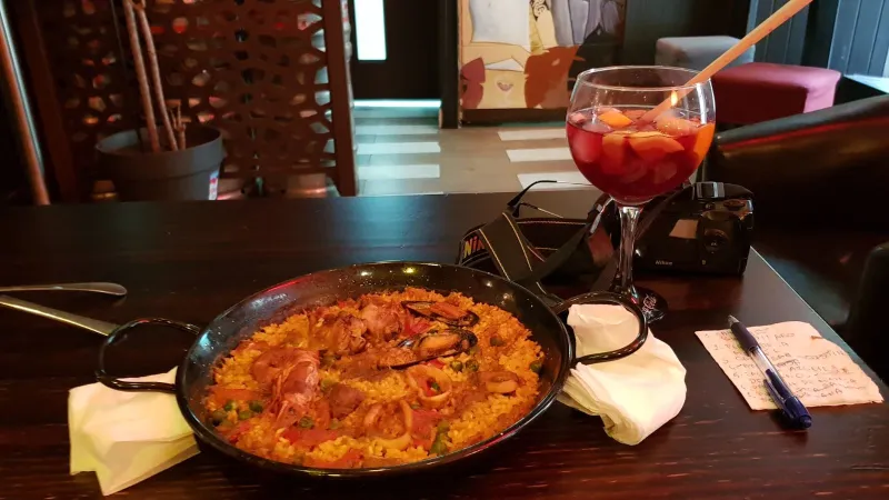 أرقى الفنادق وألذ المأكولات.. انعم بالرفاهية في مالقة الإسبانية