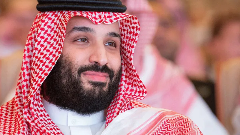 كيف فاجأ ولي العهد حضور نزال الدرعية التاريخي؟ «فيديو»