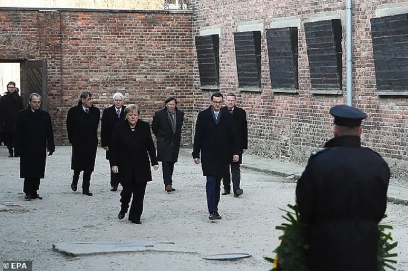 أنجيلا ميركل تفقد توازنها مجددا.. ماذا عن وضعها الصحي؟ «فيديو»