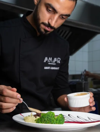 الشيف عمار البركاتي: سافرت امريكا لدراسة الطب فعدت بشهادة شيف 