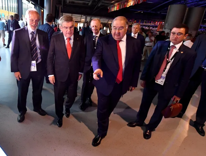 شير عثمانوف..السجين السابق الذي دخل نادي أغنياء العالم