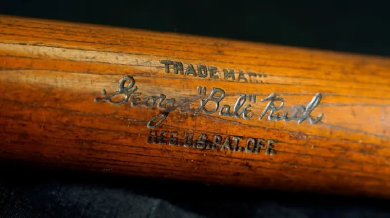 مضرب أعظم لاعب في تاريخ البيسبول يباع بـ1.8 مليون دولار