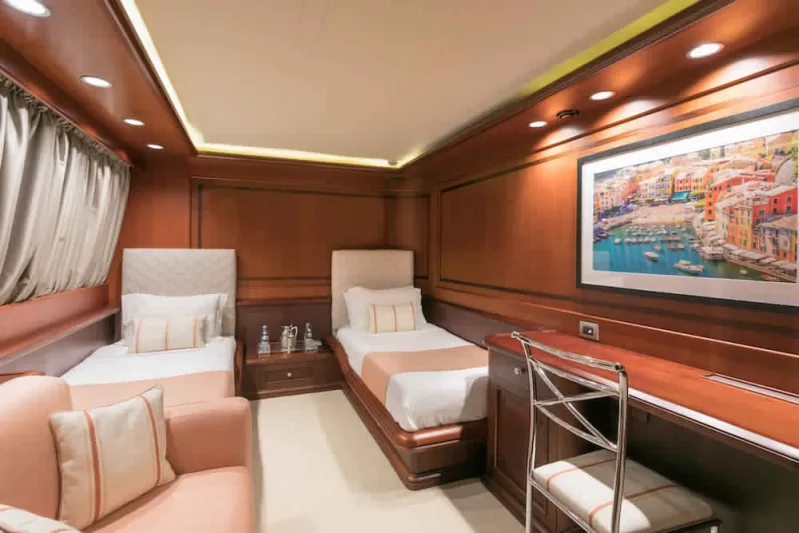 لون قوى وتراث غنى.. يخت MIRAGGIO الفاخر يوفر لك المتعة والخصوصية