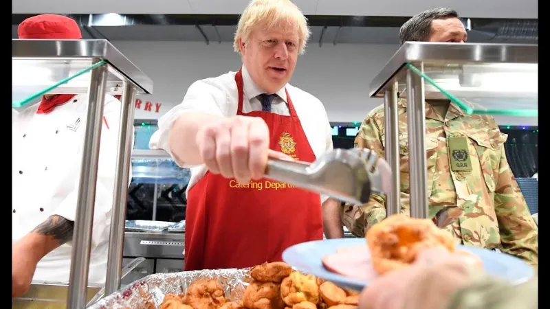 كيف احتفل بوريس جونسون مع الجنود البريطانيين بأعياد الميلاد؟