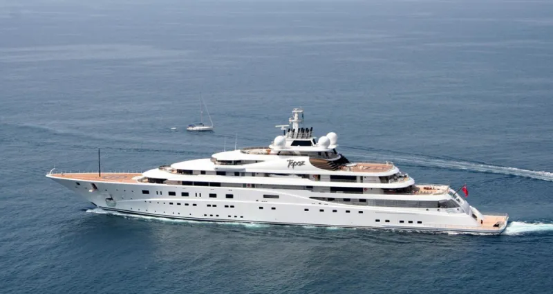 فخامة عائمة.. تعرف على أغلى 5 «سوبر يخت» يملكها ملوك وأمراء العرب