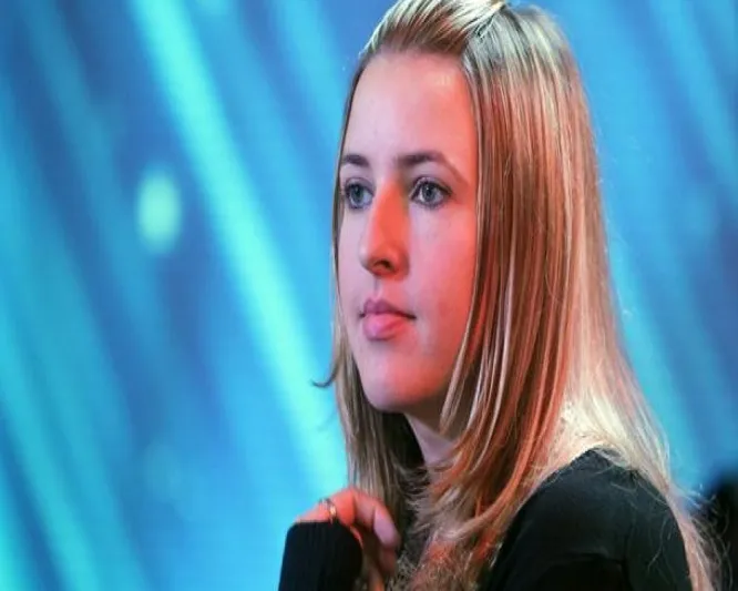  اعتزلت الغناء بعد اعتناقها الإسلام.. قصة جنيفر جراوت التي آسرت القلوب بترتيلها للقرآن «فيديو»