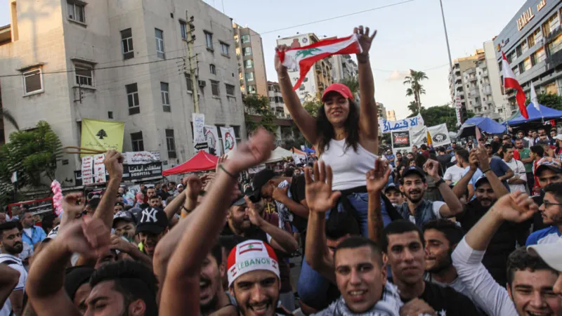 عزل ترامب وصفقة أوبر وكريم ومقتل البغدادي.. أبرز ما شهده العالم في 2019 (فيديو)