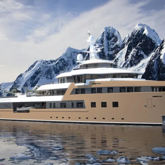 أول يخت كاسر للجليد في العالم «فيديو»