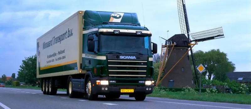 الرحلة المستحيلة.. قصة شاحنة قطعت آلاف الكيلومترات من النرويج لدبي عام 1976 «فيديو»