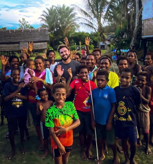  زاك إيفرون نقل إلى المستشفى مع العدوى المميتة (فيديو)