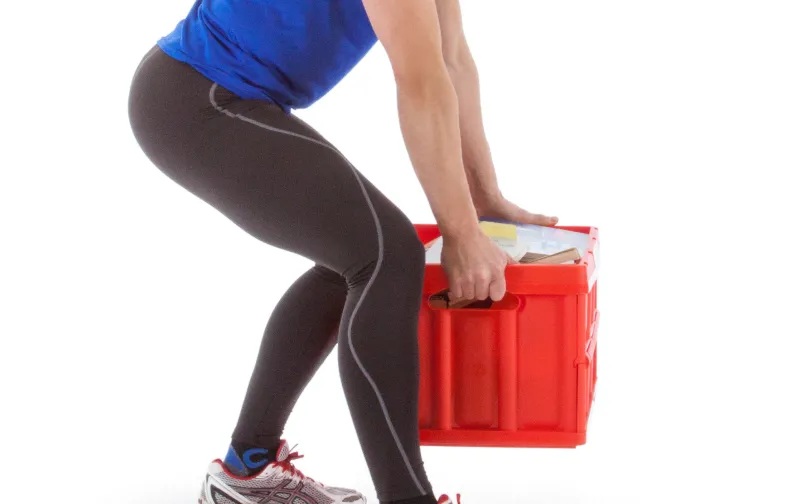 مرض «مرفق لاعب التنس» يهدد أصحاب العمل المكتبي.. هذه أعراضه