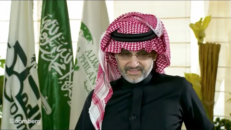 بصحبة عائلته.. الوليد بن طلال يروي قصة إنشاء شركة «المملكة» منذ 40 عاما (فيديو)